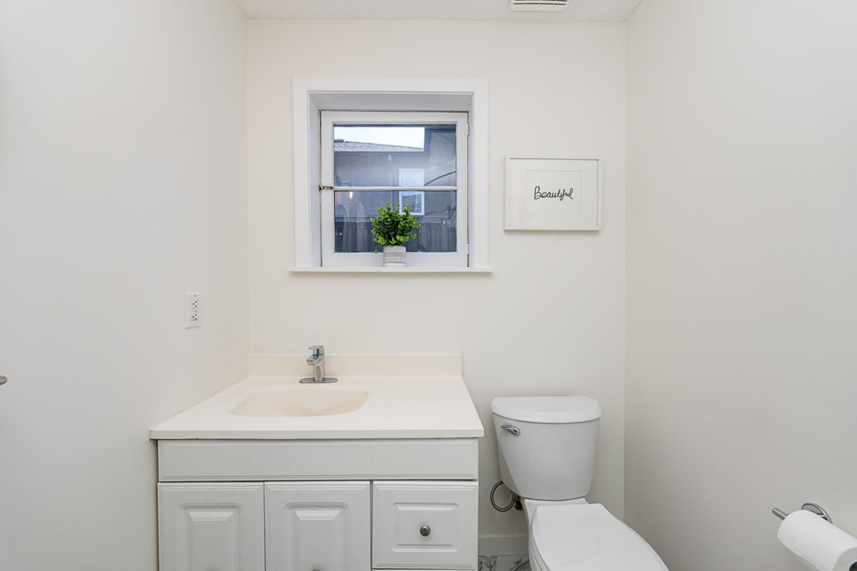 Hot Tub / Spa Photo of 1258 Jefferson Avenue, West Vancouver, BC