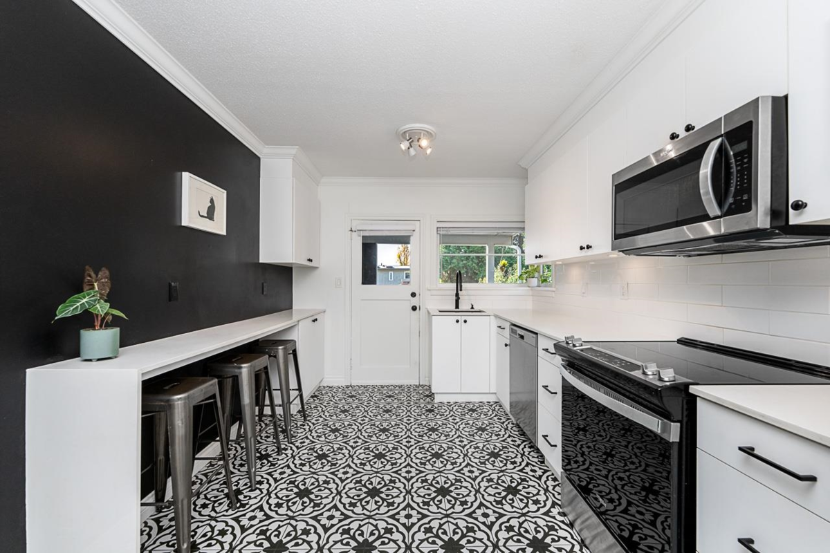 Pantry Photo of 1258 Jefferson Avenue, West Vancouver, BC