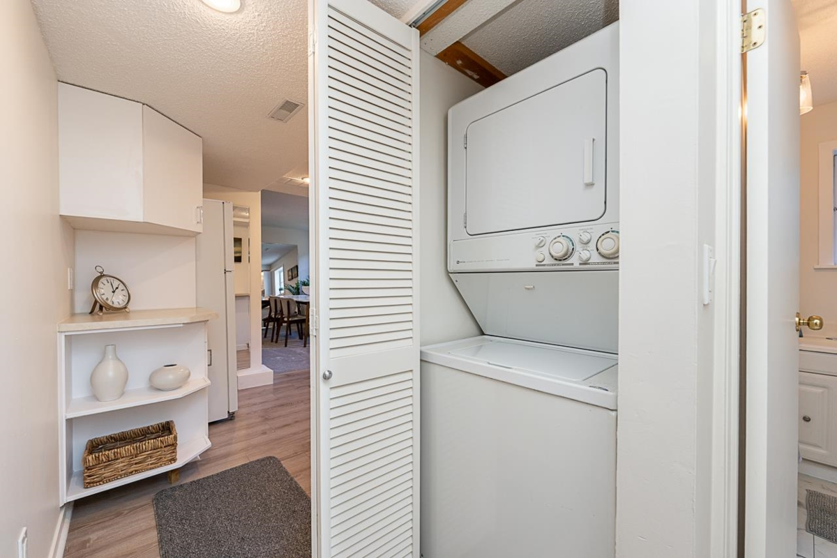 Swimming Pool Photo of 1258 Jefferson Avenue, West Vancouver, BC