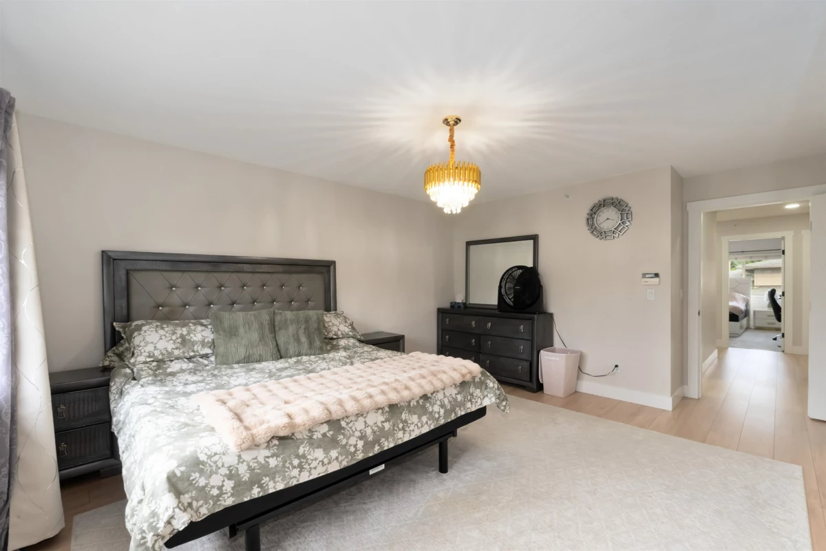 Entry Foyer Photo of 43 16655 64 Avenue, Surrey, BC