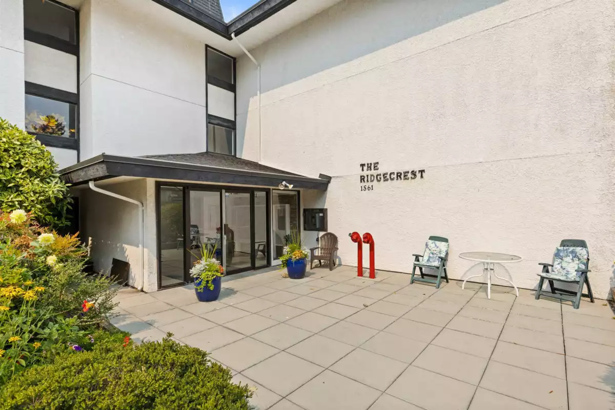 Dining Area Photo of 308 1561 Vidal Street, White Rock, BC