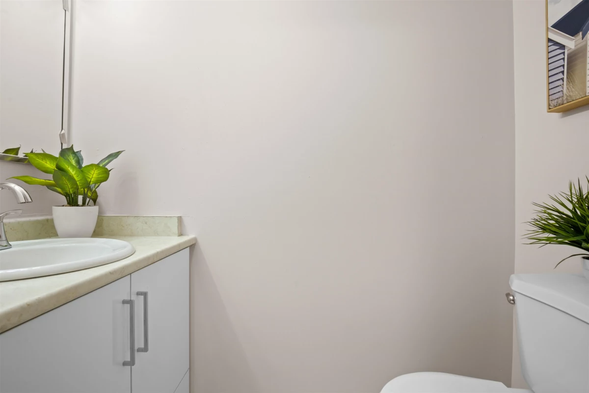 Walk-In Closet Photo of 308 1561 Vidal Street, White Rock, BC