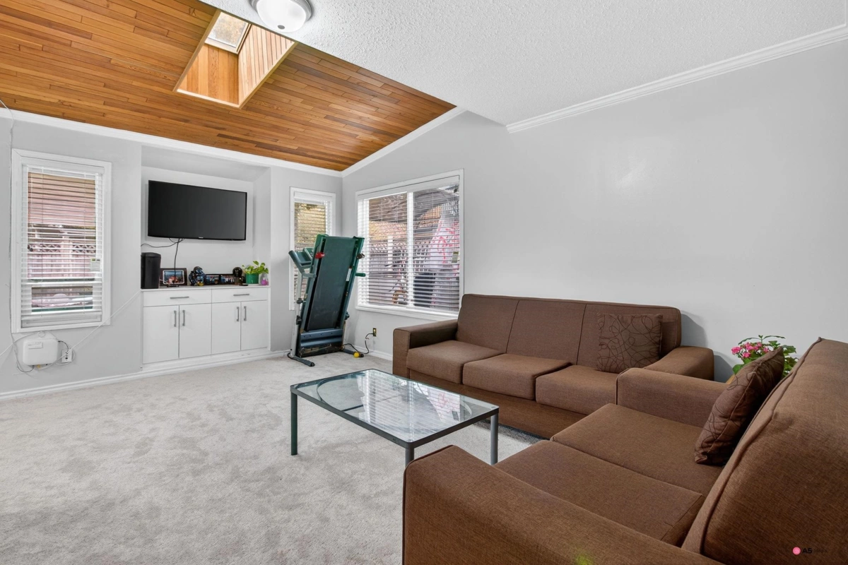 Kitchen Island Photo of 7363 129 Street, Surrey, BC