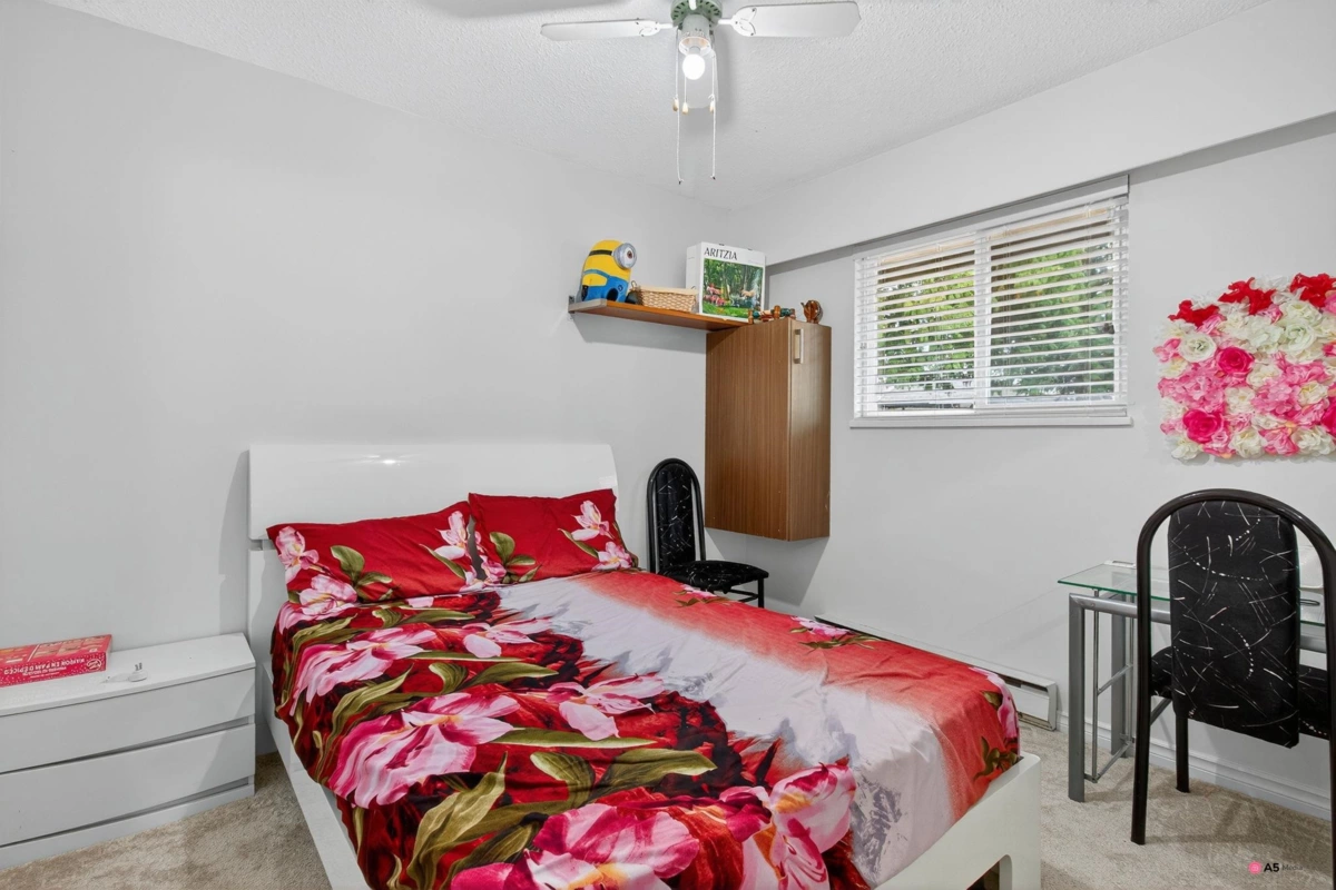 Powder Room Photo of 7363 129 Street, Surrey, BC