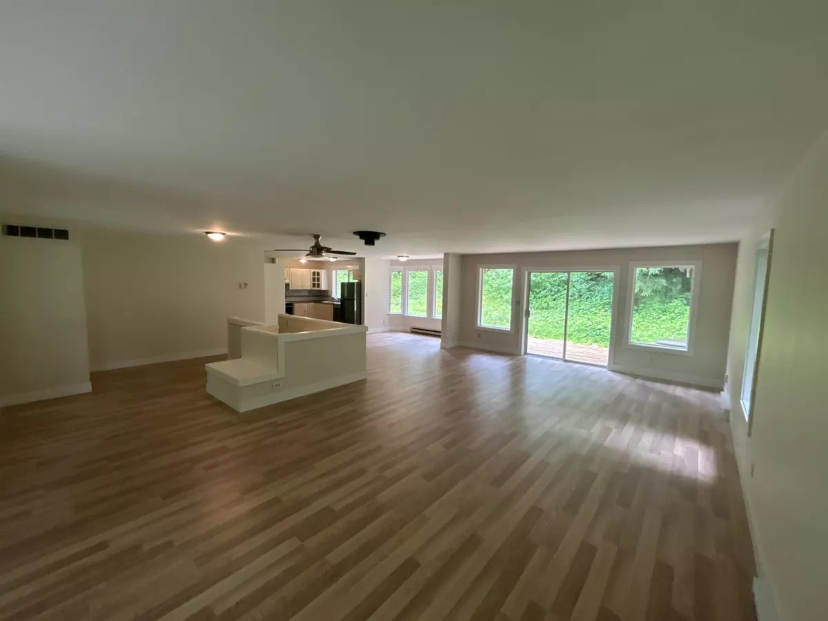 Kitchen Photo of 9232 Farrington Street, Mission, BC