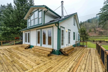 Breakfast Nook Photo of 2344 Lougheed Highway, Agassiz, BC