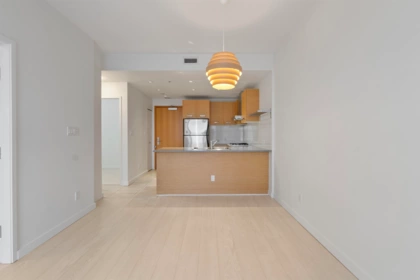 713 8080 Cambie Road, Richmond, BC, Richmond — Apartment/Condo for sale