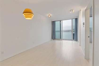 713 8080 Cambie Road, Richmond, BC, Richmond — Apartment/Condo for sale