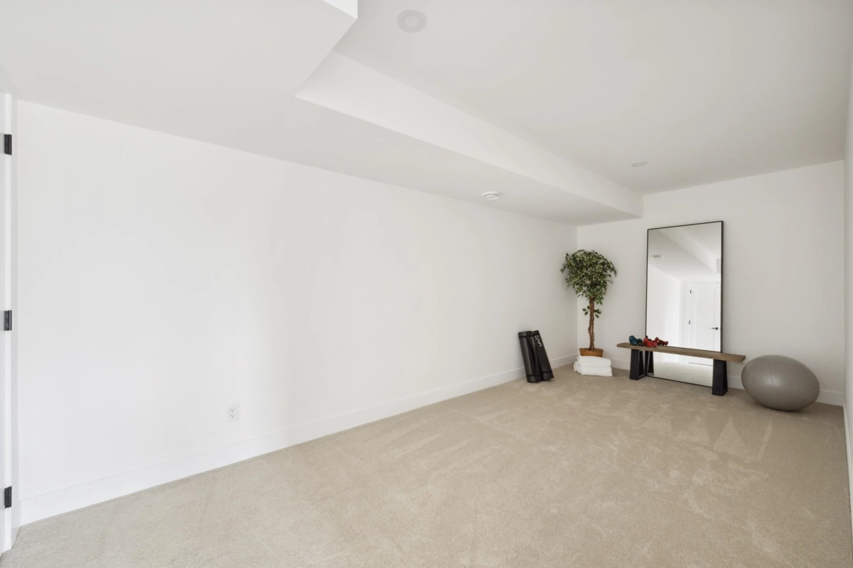 Entry Foyer Photo of 2481 Beck Road, Abbotsford, BC