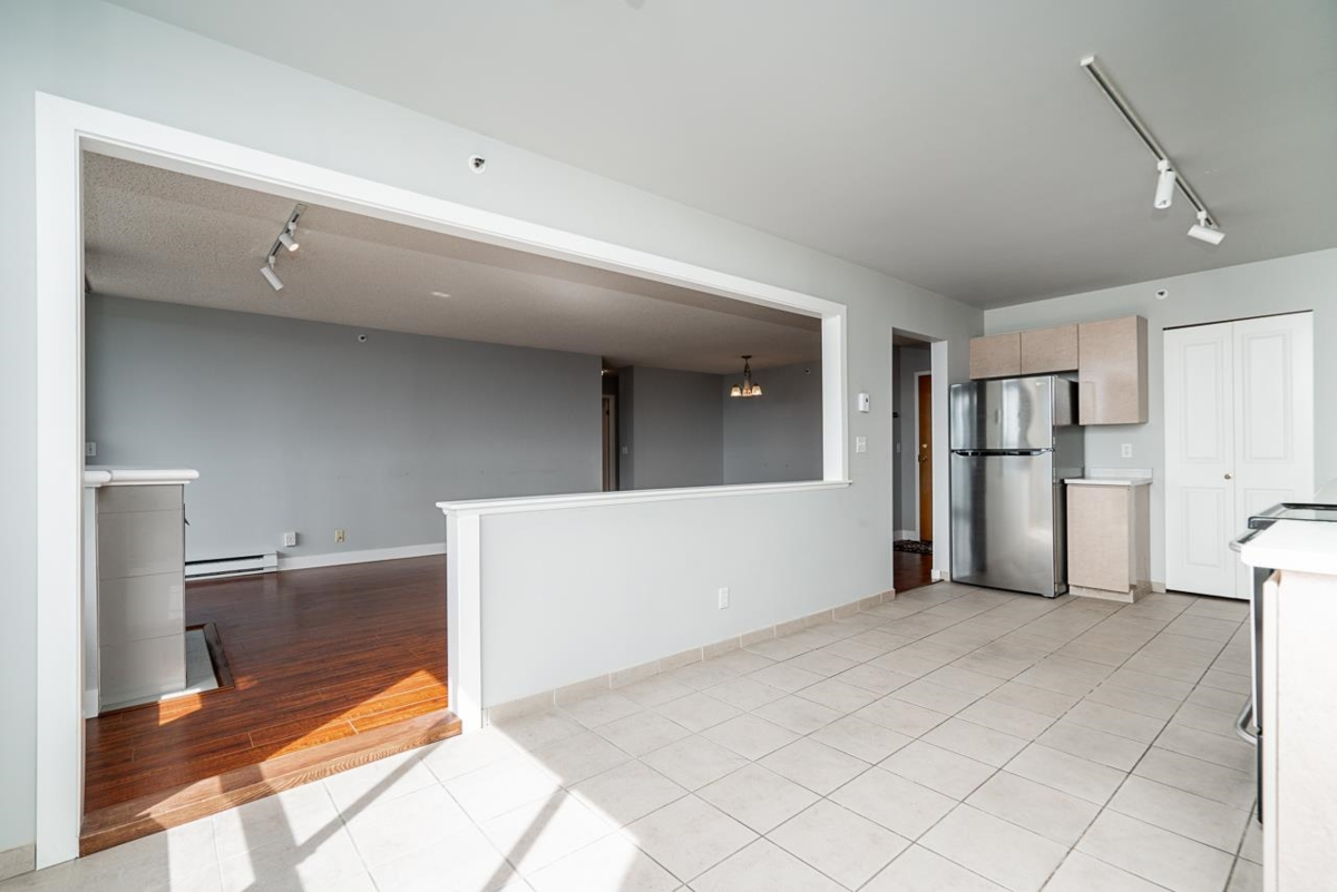 Kitchen Photo of 1501 555 Austin Avenue, Coquitlam, BC