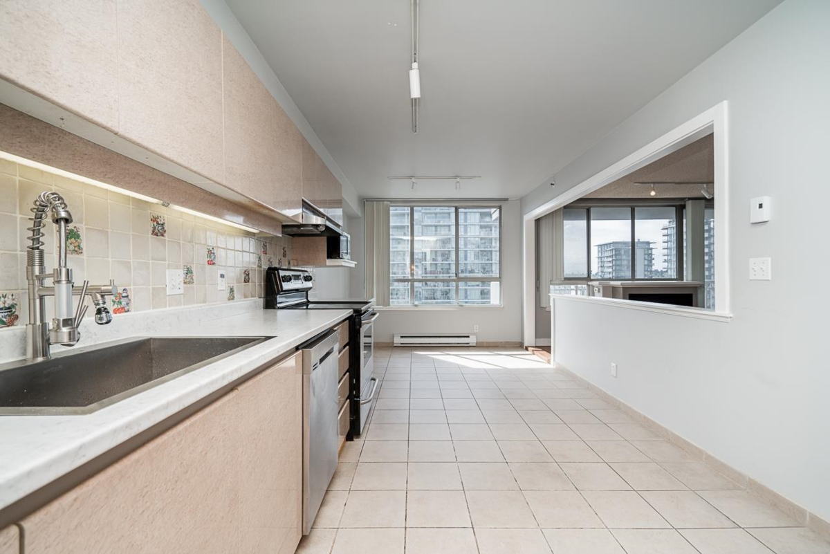 Pantry Photo of 1501 555 Austin Avenue, Coquitlam, BC