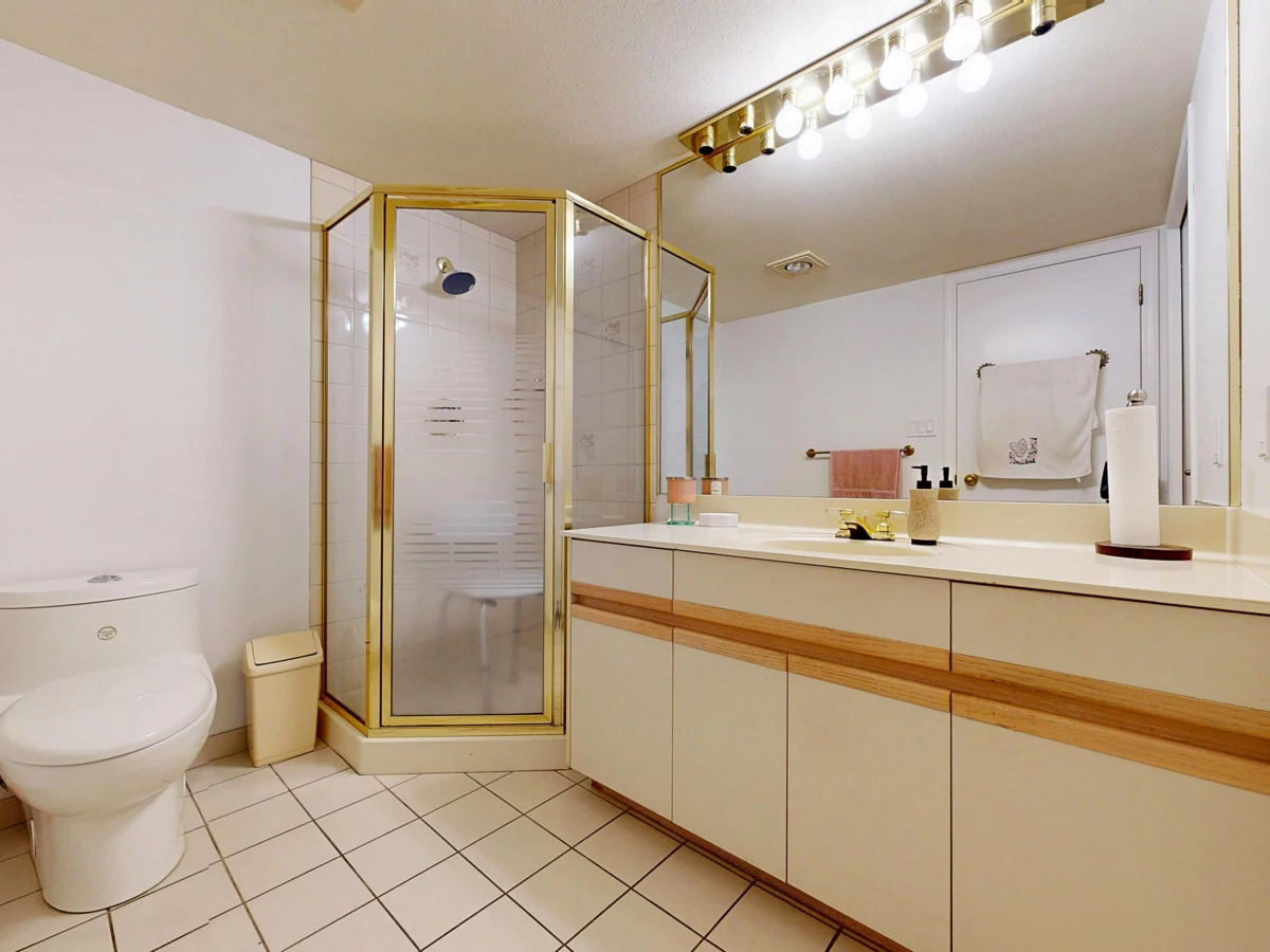 Entry Foyer Photo of 1005 995 Roche Point Drive, North Vancouver, BC