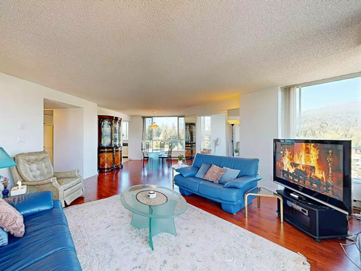 Kitchen Island Photo of 1005 995 Roche Point Drive, North Vancouver, BC