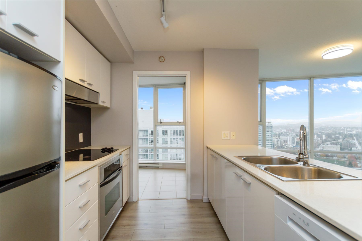 Breakfast Nook Photo of 3108 111 W Georgia Street, Vancouver, BC