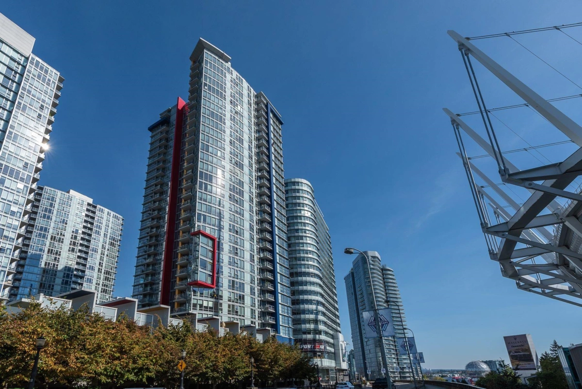 Garage Interior Photo of 3108 111 W Georgia Street, Vancouver, BC