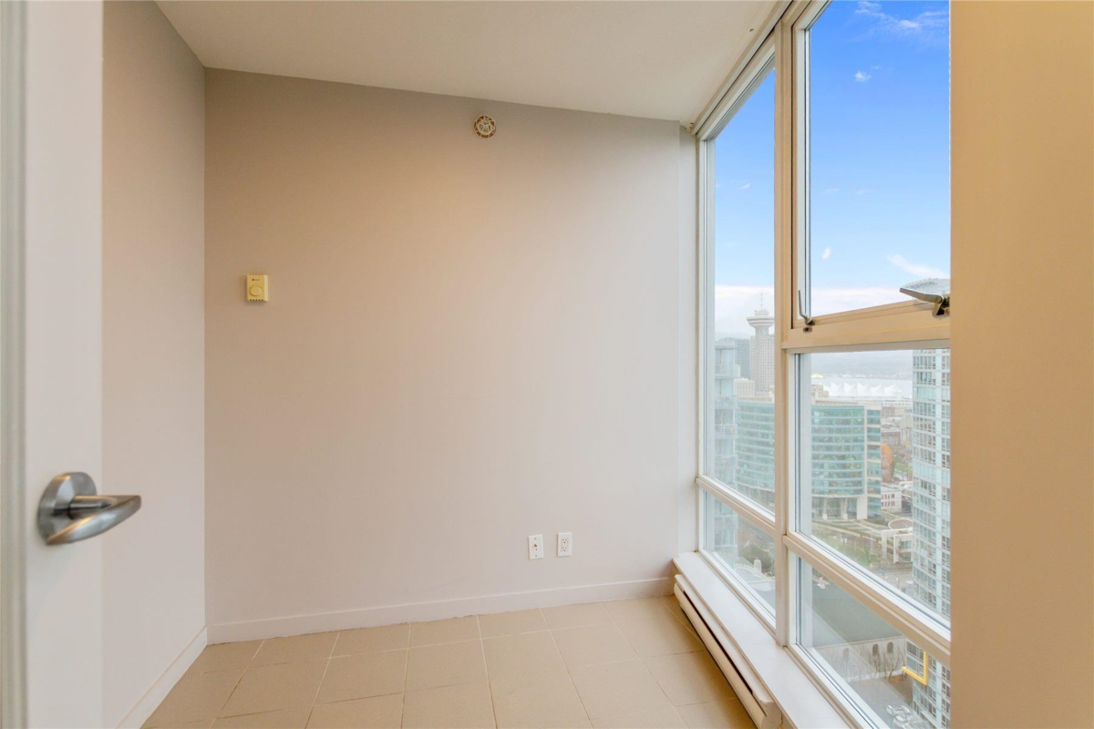 Primary Bedroom Photo of 3108 111 W Georgia Street, Vancouver, BC