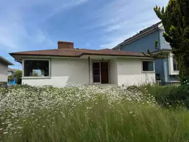 3325 E 49th Avenue, Vancouver, BC, Killarney VE — 4 bed single family residence for sale