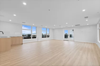 Entry Foyer Photo of 201 15353 17 Avenue, Surrey, BC