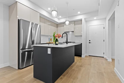 201 15353 17 Avenue, Surrey, BC