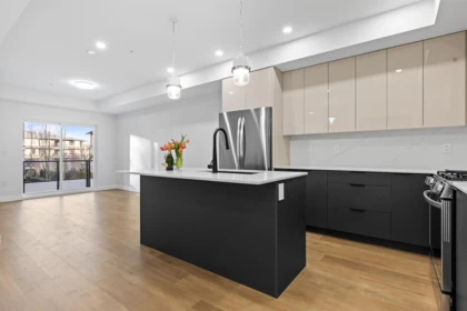 201 15353 17 Avenue, Surrey, BC