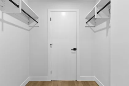 Primary Bathroom Photo of 201 15353 17 Avenue, Surrey, BC