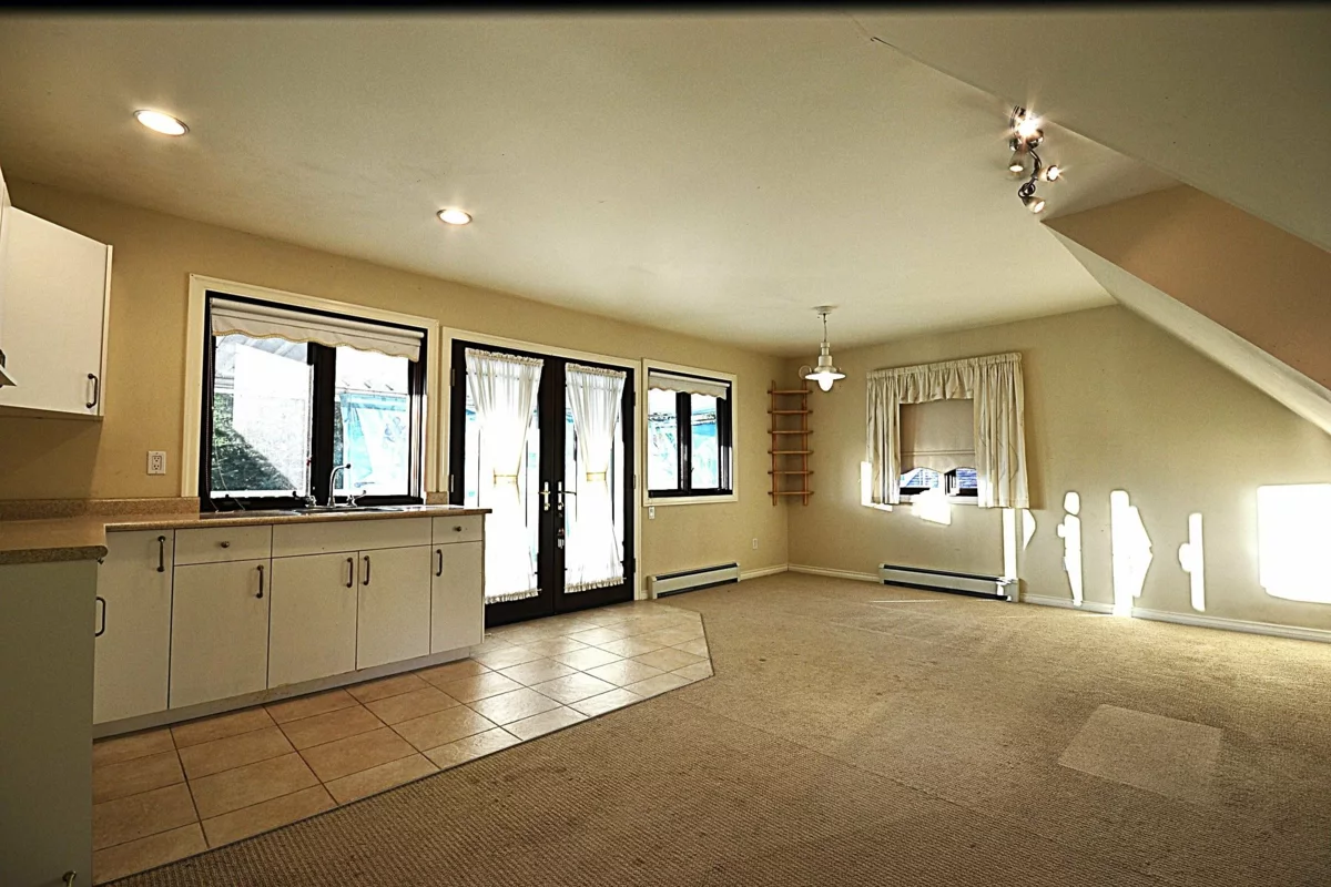 Laundry Room Photo of 610 Robinson Street, Coquitlam, BC