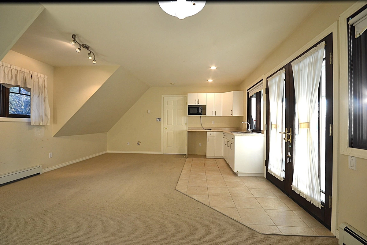 Mudroom Photo of 610 Robinson Street, Coquitlam, BC