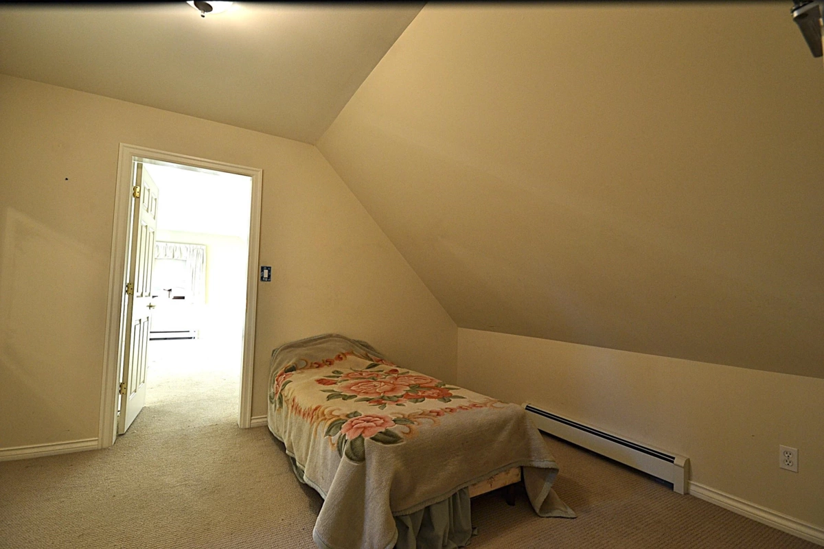 Office / Den Photo of 610 Robinson Street, Coquitlam, BC