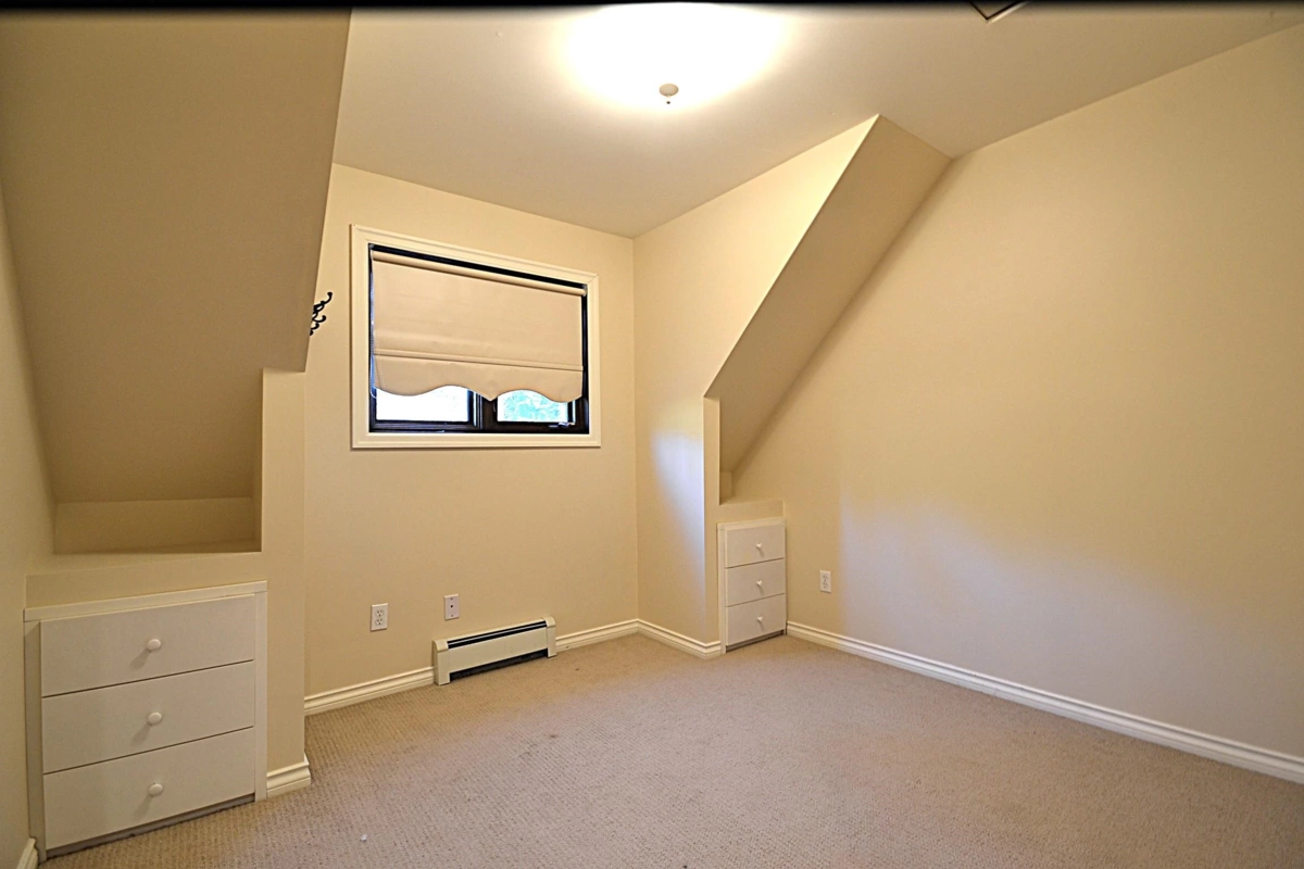 Staircase Photo of 610 Robinson Street, Coquitlam, BC