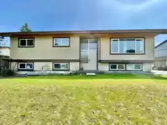 5693 Dolphin Street, Sechelt, BC
