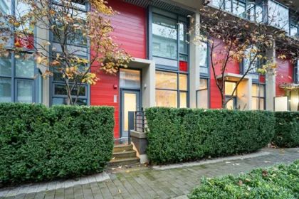 66 W 1st Avenue, Vancouver, BC, Yaletown — 2 bed townhouse for sale