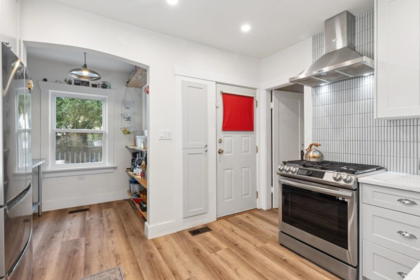Kitchen Island Photo of 4188 W 13th Avenue, Vancouver, BC