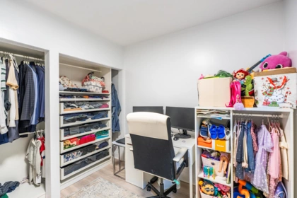 Hallway Photo of 20955 118 Avenue, Maple Ridge, BC