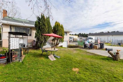 Breakfast Nook Photo of 8634 120a Street, Surrey, BC