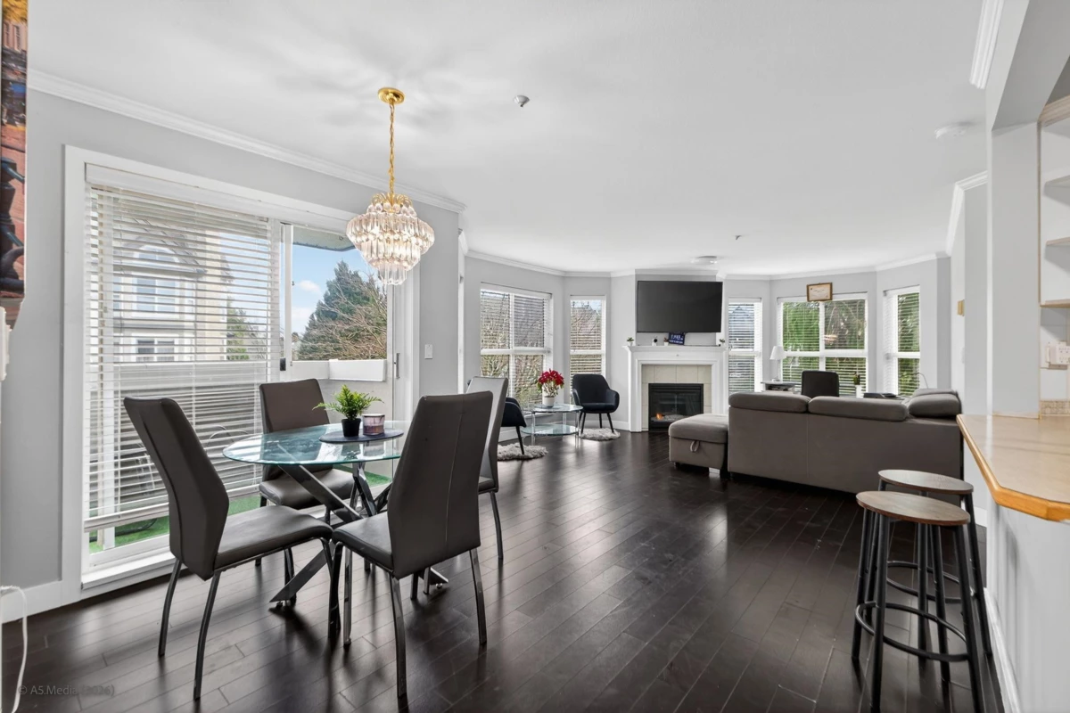 Dining Area Photo of 214 12088 66 Avenue, Surrey, BC