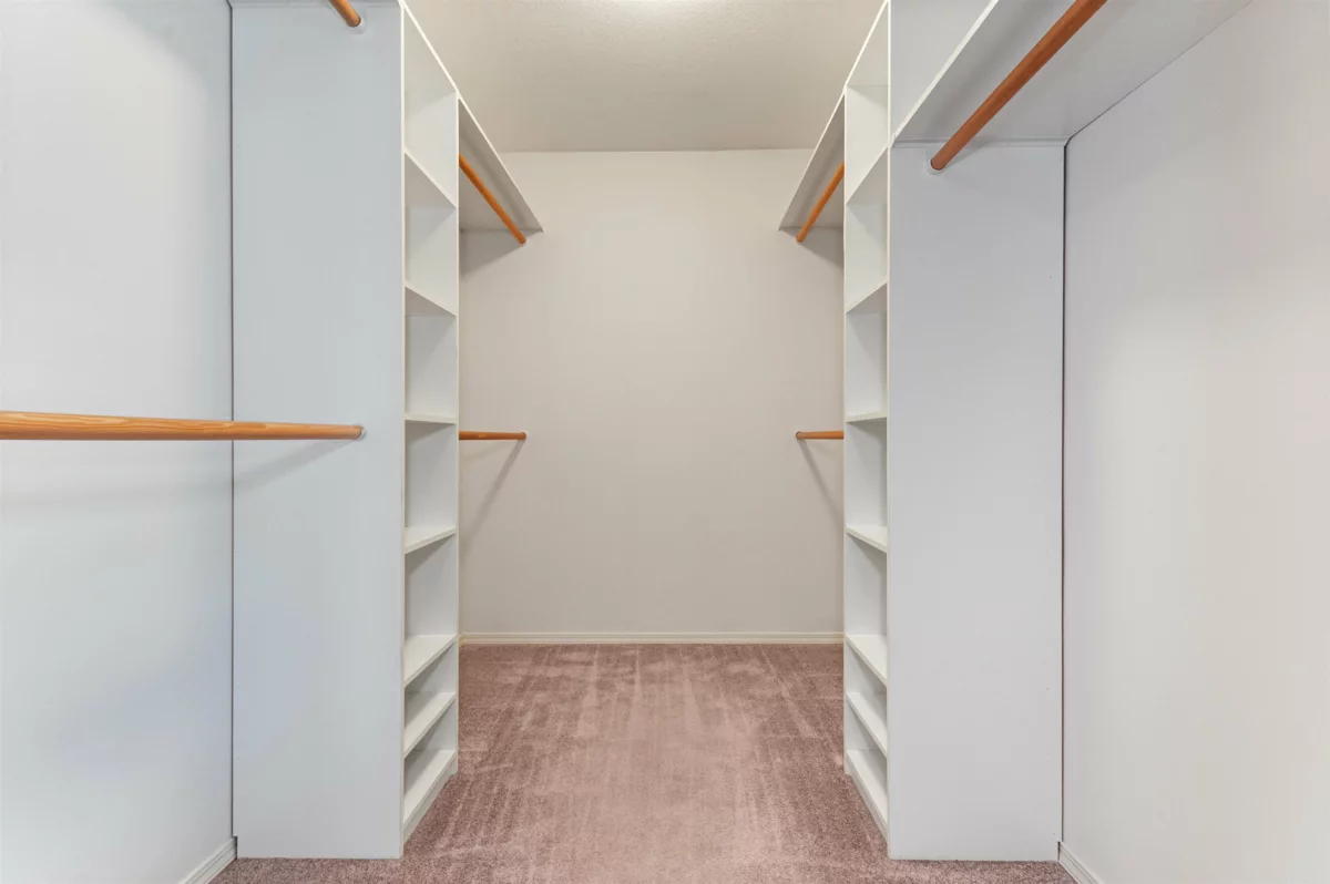 Entry Foyer Photo of 47083 Bell Road, Chilliwack, BC