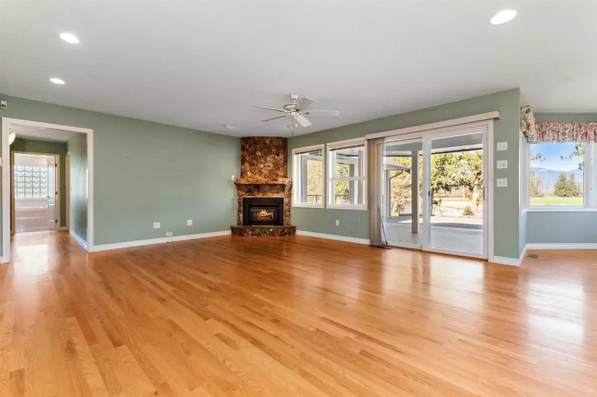 Family Room Photo of 47083 Bell Road, Chilliwack, BC