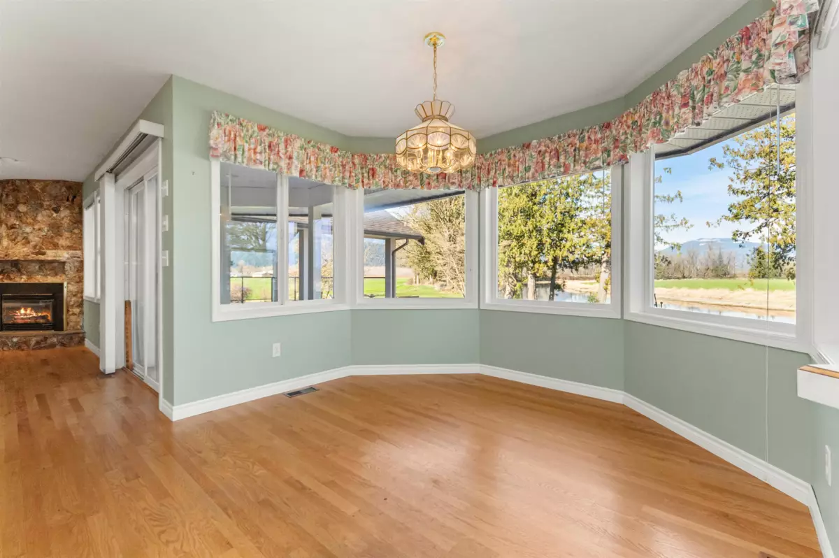 Kitchen Island Photo of 47083 Bell Road, Chilliwack, BC
