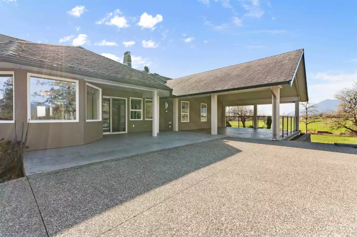 Outdoor Kitchen Photo of 47083 Bell Road, Chilliwack, BC