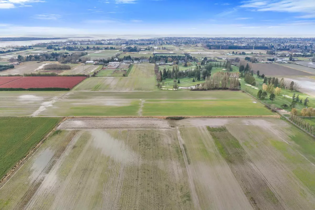 Kitchen Photo of 12371 Garden City Road, Richmond, BC