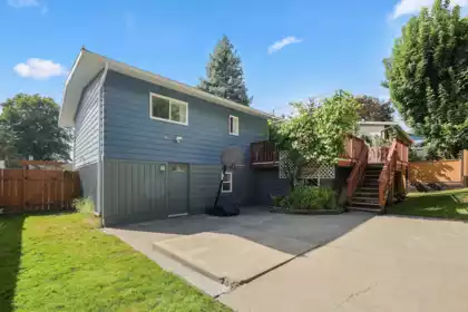 Staircase Photo of 5846 179a Street, Surrey, BC