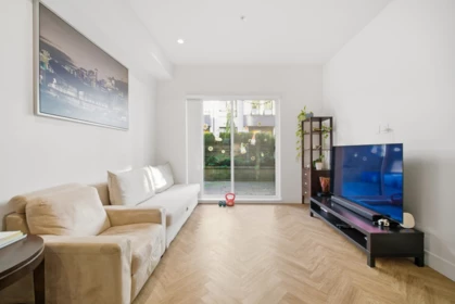 16 9735 University Crescent, Burnaby, BC