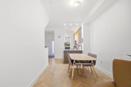 16 9735 University Crescent, Burnaby, BC