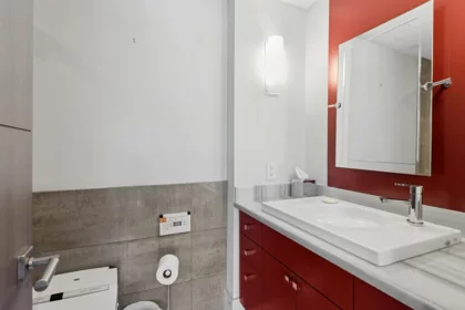 Hot Tub / Spa Photo of 9 2250 Bellevue Avenue, West Vancouver, BC