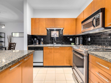Breakfast Nook Photo of 207 1175 55 Street, Tsawwassen, BC