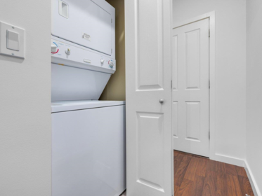 Powder Room Photo of 207 1175 55 Street, Tsawwassen, BC