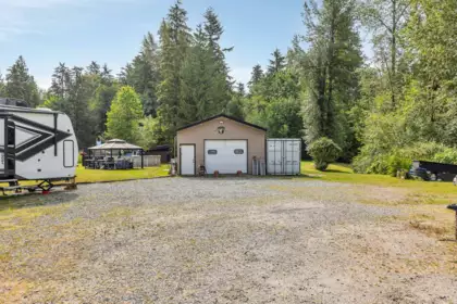 Outdoor Kitchen Photo of 33506 Ihles Avenue, Mission, BC