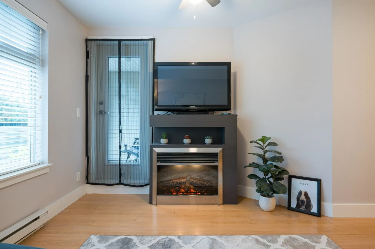 Primary Bathroom Photo of 235 2233 Mckenzie Road, Abbotsford, BC