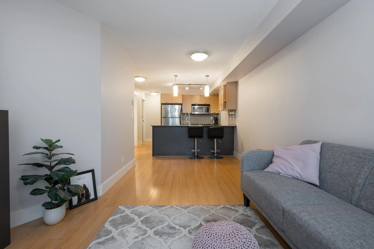 Walk-In Closet Photo of 235 2233 Mckenzie Road, Abbotsford, BC