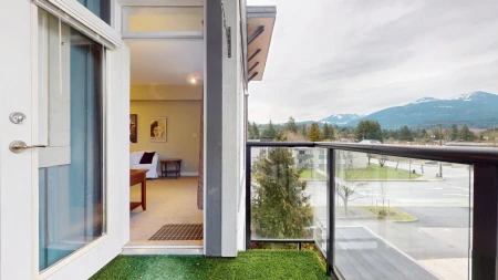 Walk-In Closet Photo of 303 40437 Tantalus Road, Squamish, BC